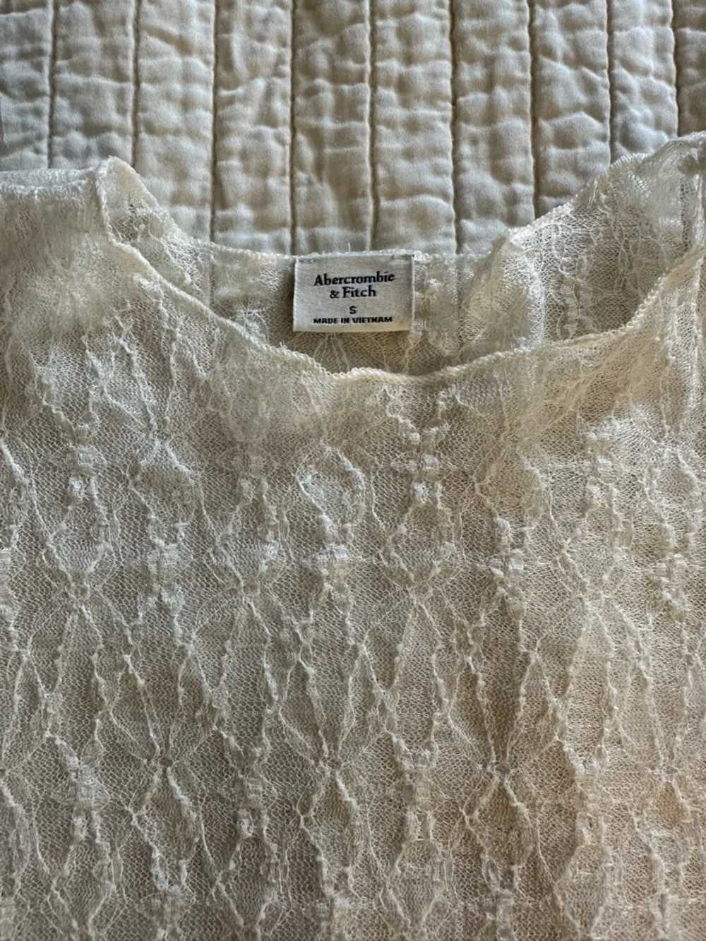 Abercrombie & Fitch Cream Sheer Lace Long-Sleeve Top - Picture 2 of 3